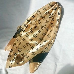 LV Scarf 🧣MAKE ME AN OFFER 💕 RARE